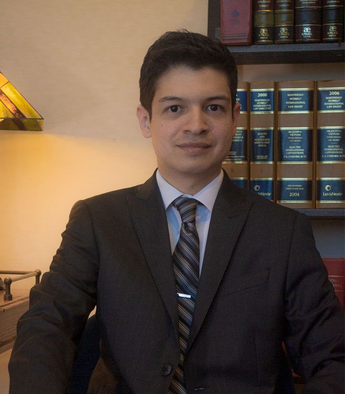 LIC. EFRAIN ANGULO CATALÁN